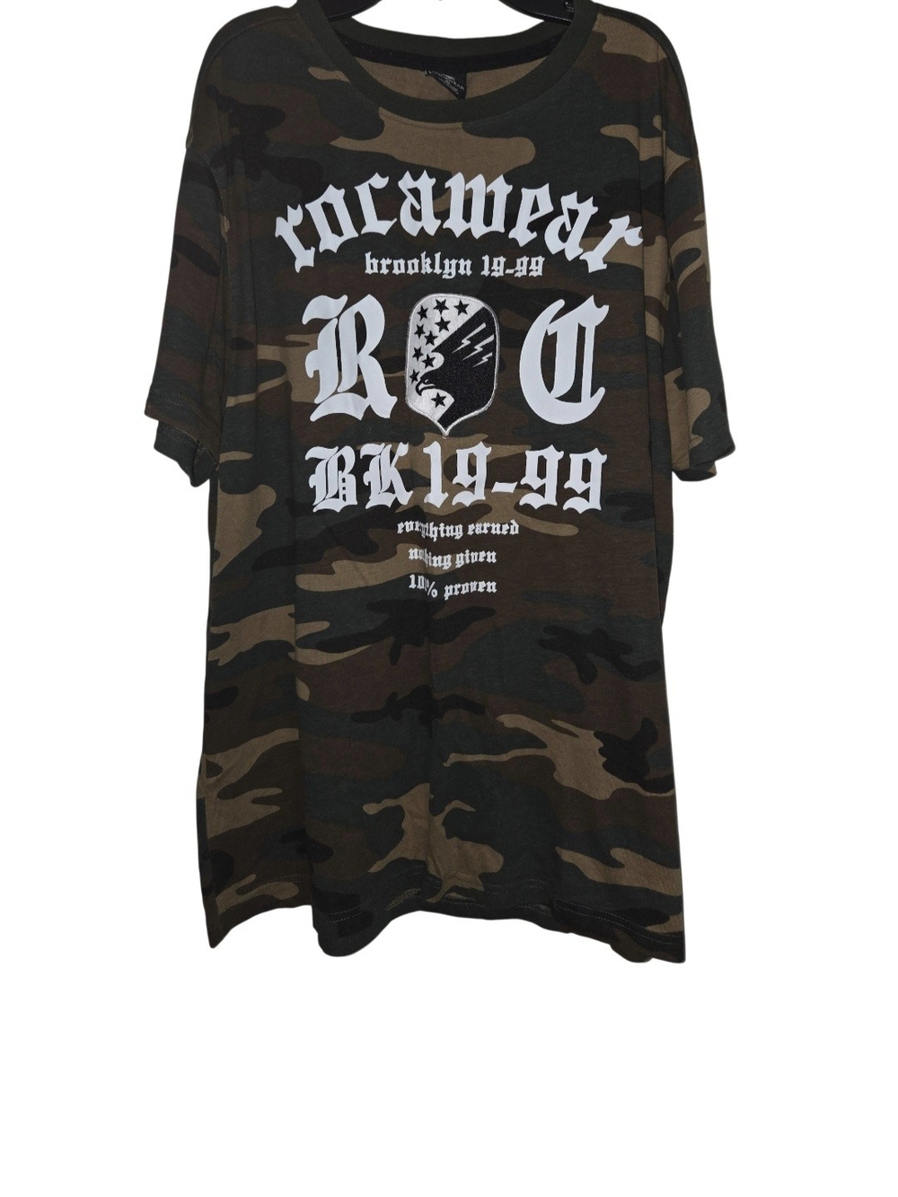 Rocawear Men's Camo Graphic Tee - Brown/Green